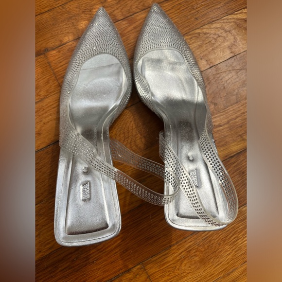 Zara clear vinyl & silver rhinestone pointed toe heels size 40 - Picture 4 of 7